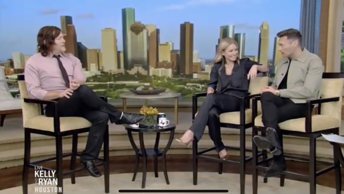 SuzieSaysPlease's tweet photo. 🔥🔥🔥🔥🔥🔥🔥🔥🔥🔥

The full #NormanReedus #TheRavaged interview from the Mon May 9th interview!!!😃

Thank you @emikoko896 &amp; @lauraraw for the inspiration to google a little more...creatively!😄

The Norman section is from ~17.32 mark to ~27.07 mark!😍

https://t.co/WkrcE5eQPg https://t.co/VJ2y9oWfZU