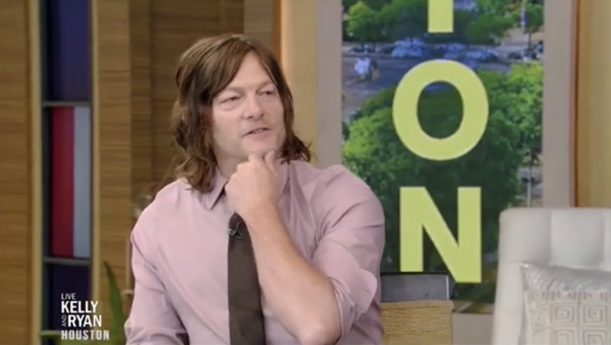 SuzieSaysPlease's tweet photo. 🔥🔥🔥🔥🔥🔥🔥🔥🔥🔥

The full #NormanReedus #TheRavaged interview from the Mon May 9th interview!!!😃

Thank you @emikoko896 &amp; @lauraraw for the inspiration to google a little more...creatively!😄

The Norman section is from ~17.32 mark to ~27.07 mark!😍

https://t.co/WkrcE5eQPg https://t.co/VJ2y9oWfZU