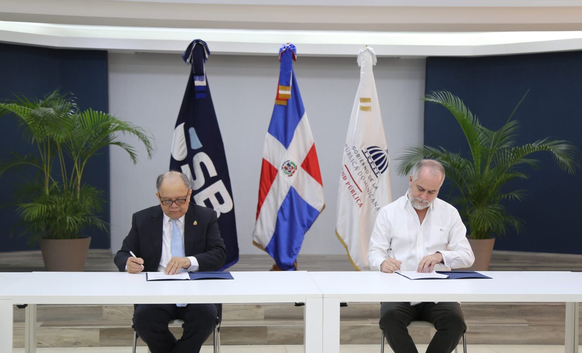 La <a href="/SuperdeBancosRD/">SuperdeBancosRD</a> y el <a href="/hemocentroDO/">Hemocentro Nacional</a> firman acuerdo que permitirá la donación constante y voluntaria de sangre por parte de los colaboradores de la SB para su propio abastecimiento, de sus familiares y pensionados de la institución.

#ElNuevoDiarioRD