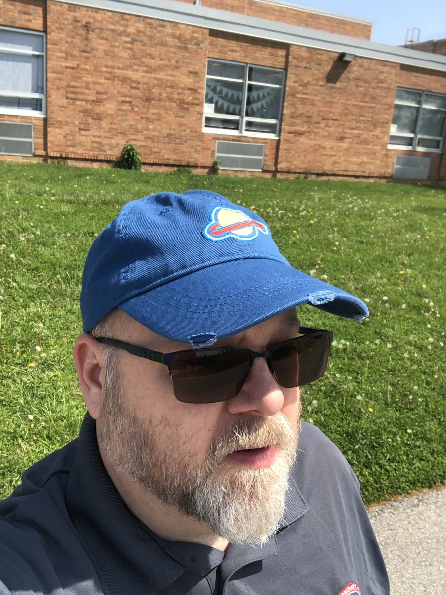 MrPrattsClass's tweet photo. Reppin @LEGO_Group #ClassicSpace today while I was on Recess duty
#elementaryteacher #intermediategrades 
#afol #afolcommunity #legovipmember #legoviprewards 
#childofthe80s #genx https://t.co/QBNXid6on6
