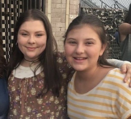 Thisispearson's tweet photo. When the littlest Kate is now taller than teenage Kate 😭😭 #ThisIsUs https://t.co/I4pLX2c2sR