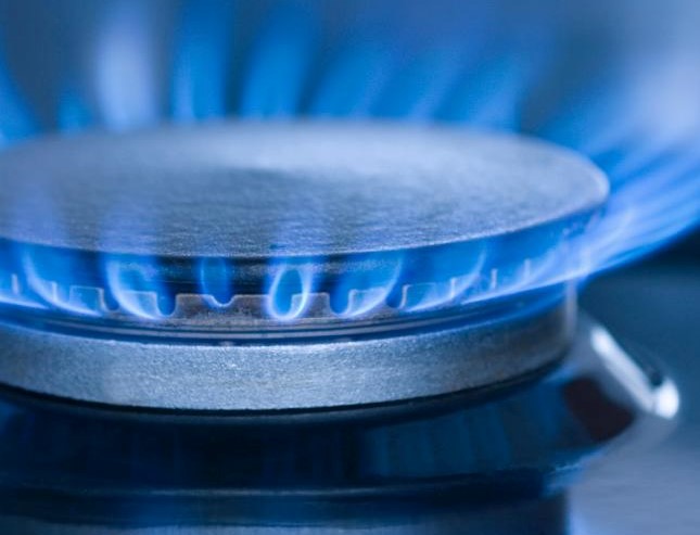 DCOPC's tweet photo. Higher natural gas bills getting u down? Economists say nat gas prices have been skyrocketing since Dec '21, 1st due 2 cold temps, COVID & inflation. Now blame Russia-Ukraine oil price spikes. Expect high prices thru 2022. Problem paying a utility bill? #OPCcanhelp @ 202.727.3071 https://t.co/LDtK1PFGlN