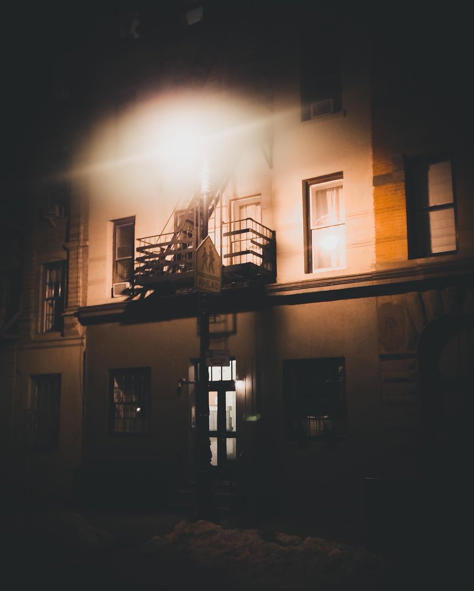 CKriegsheim's tweet photo. From uptown through midtown to downtown. Strolling 🚶🏼‍♀️ through the night. #NYC #NewYork #photography #streetphotography #urbanphotography #photographylovers https://t.co/sxR739k2gf