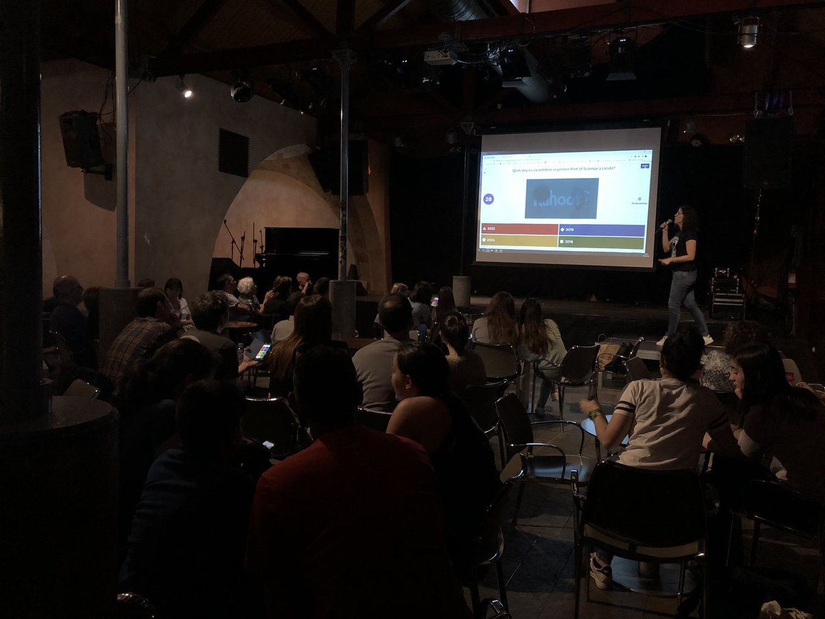 MarinaLaplana's tweet photo. #Pint22Lle on fire ! https://t.co/6gkhIMOJuF