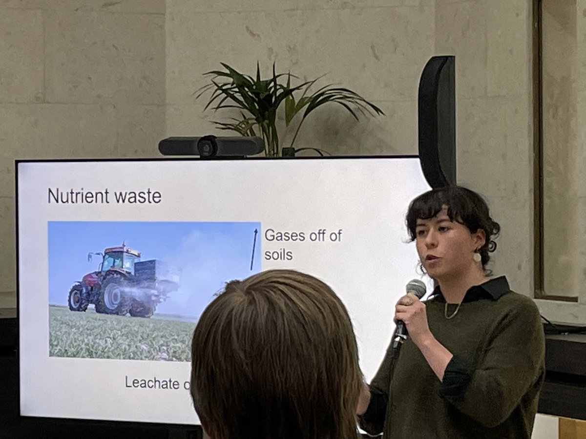 iseult5's tweet photo. #PhDlife #PintOfScience2022 great talk on nitrogen fertiliser waste in the food chain from @jesschadwick03! Followed by a great talk on the problems of microplastics from @plasticgrace_ ! Super informative &amp; really clear talks from both! #proudSupervisor https://t.co/dSZAqaIeeJ