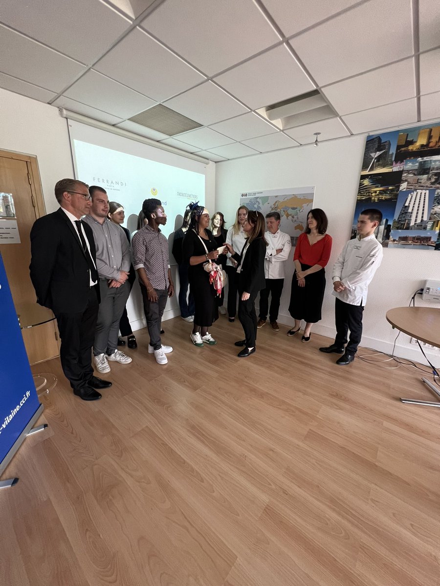 AllBehindFr's tweet photo. Notre très chère Audrey lors de la remise en main propre du chèque 😍🤩
#AllBehind 💙💛 #BetterTogether 💪🏾 https://t.co/1ls3Wy0vAt