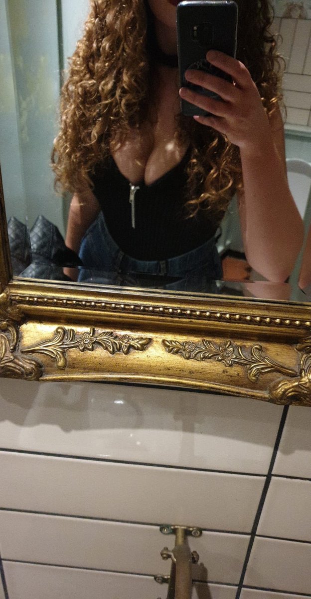 BootyQueenAnna's tweet photo. What would you do if you met me on a night out?😌
Admireme link in bio
#admireme #admiremepromo #boobs #lactatingvids #lactationkink https://t.co/zft7hOPlt5