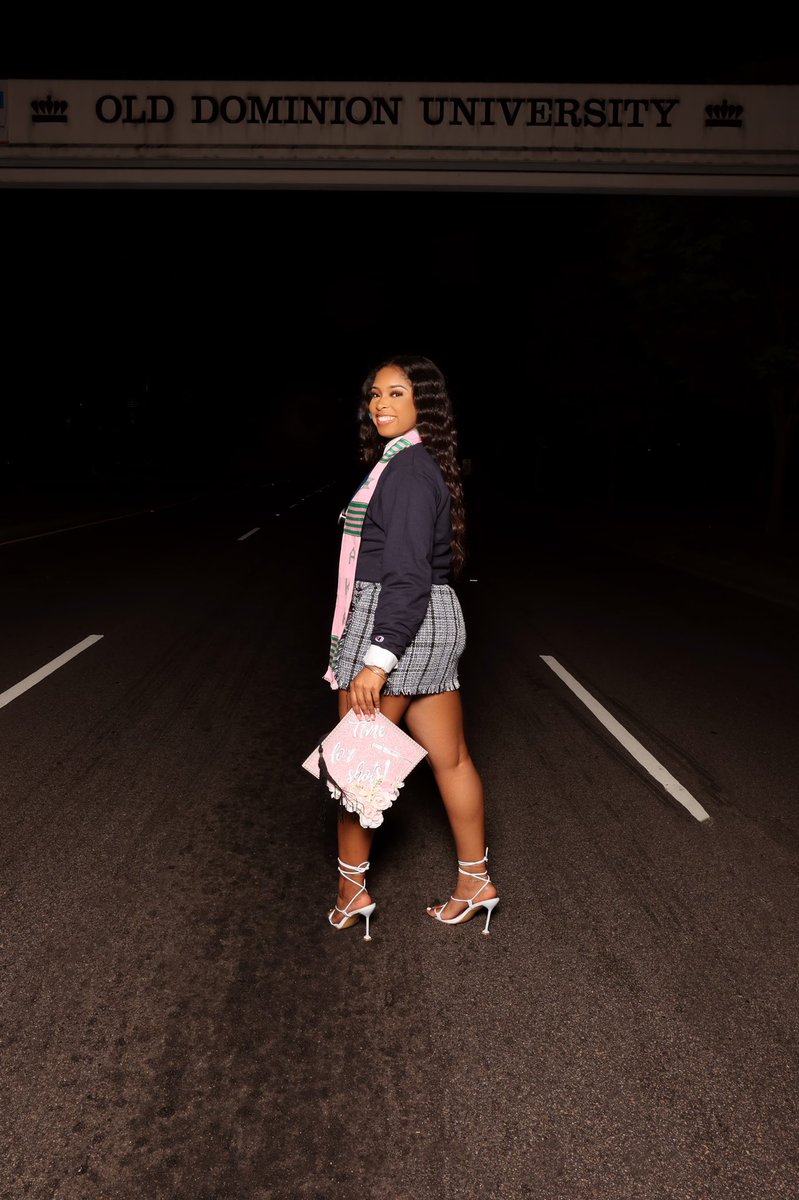 kxmiya's tweet photo. Kamiya M., BSN, RN (in a few weeks)
🩺 Cum Laude 
🩺 3.58 GPA
🩺 Bachelor of Science in Nursing with a Women’s Studies Minor https://t.co/92fy3MzRle