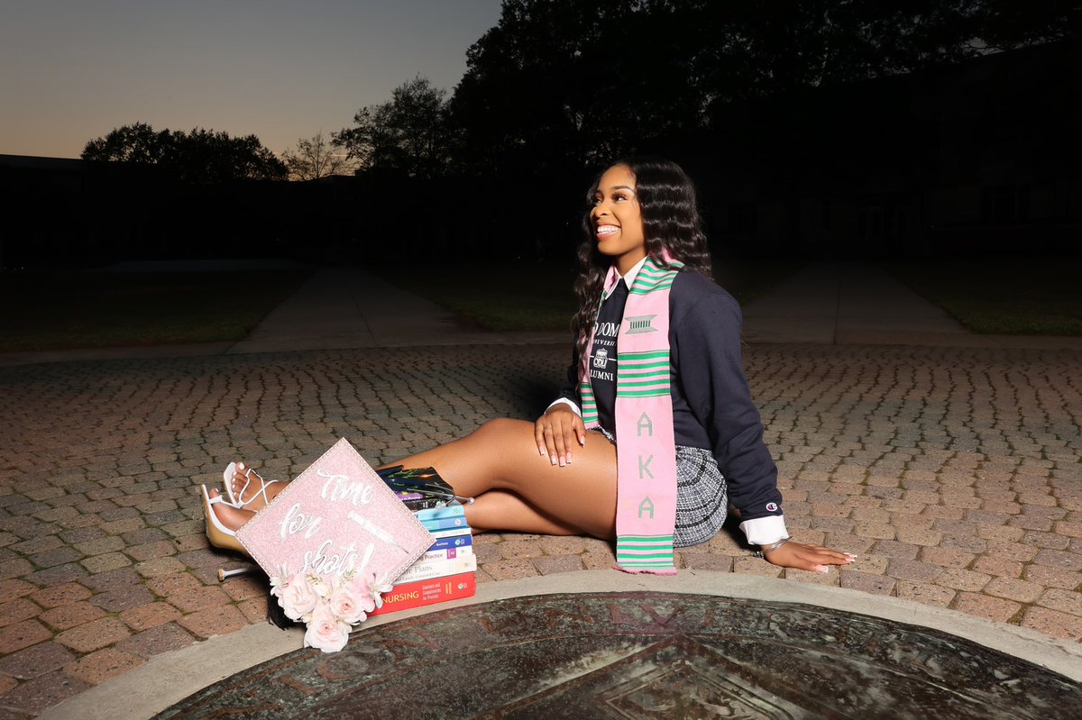 kxmiya's tweet photo. Kamiya M., BSN, RN (in a few weeks)
🩺 Cum Laude 
🩺 3.58 GPA
🩺 Bachelor of Science in Nursing with a Women’s Studies Minor https://t.co/92fy3MzRle