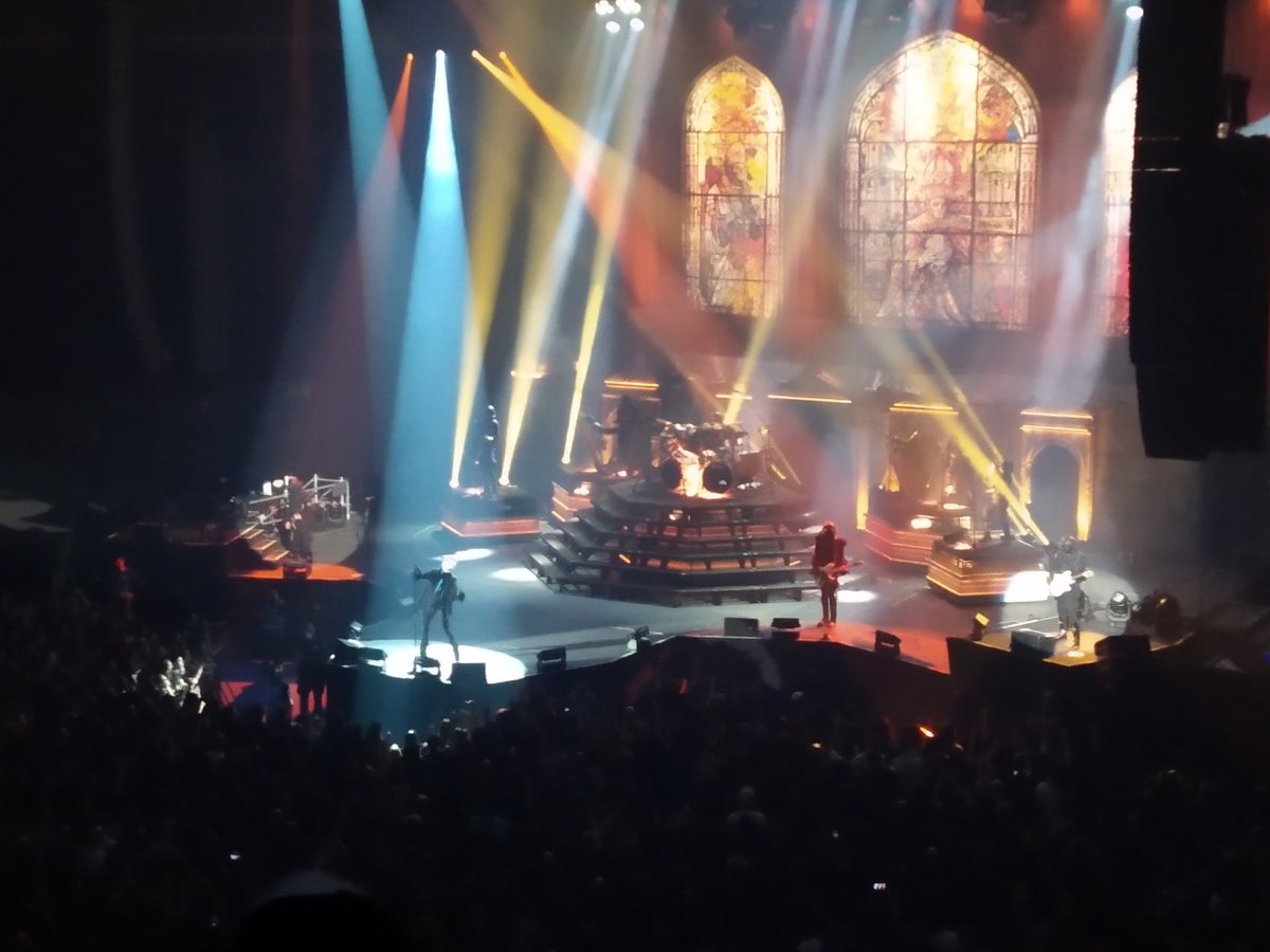 luiscalzadaf's tweet photo. Anoche, flipando con @thebandGHOST en Madrid ✝️ @FansGhost_Spain 🤘🏼 https://t.co/hBKNg7O0TM