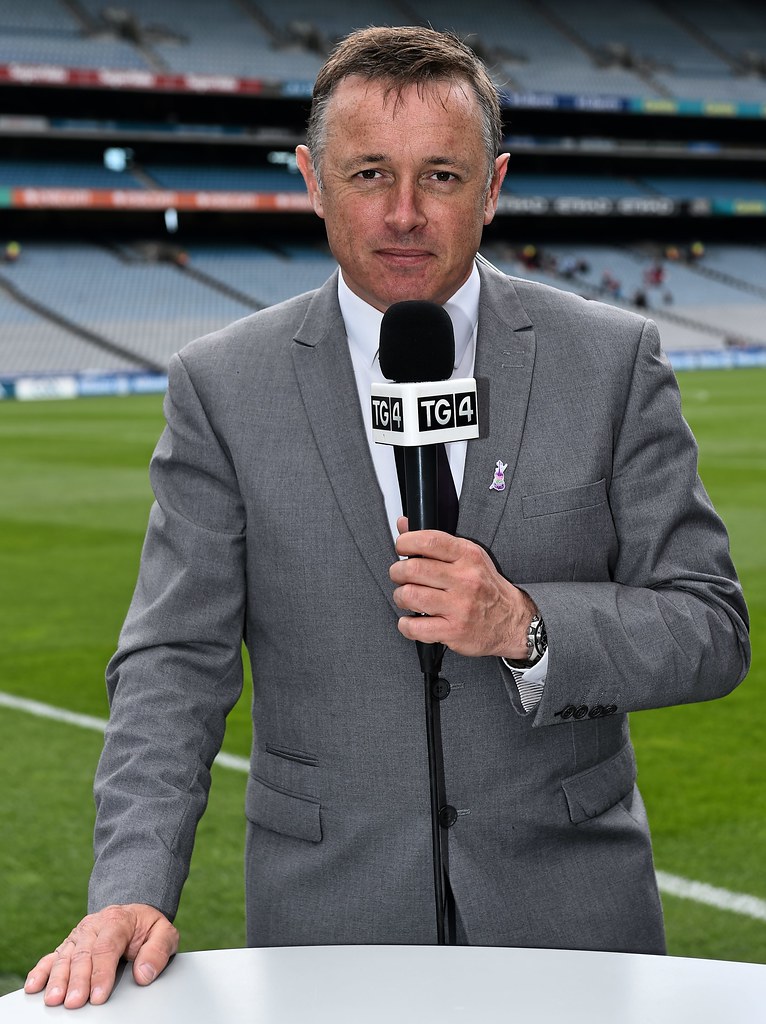 UnOfficialGaa's tweet photo. Word of appreciation for Micheál Ó Domhnaill &amp; the TG4 team behind him. Monday night &amp; there they are in Carlow for live coverage of the U20 Leinster Hurling Final. The most dedicated people you'll get to their work &amp; our games. #GAA #GAABEO #TG4 https://t.co/XfS1qZYGHE