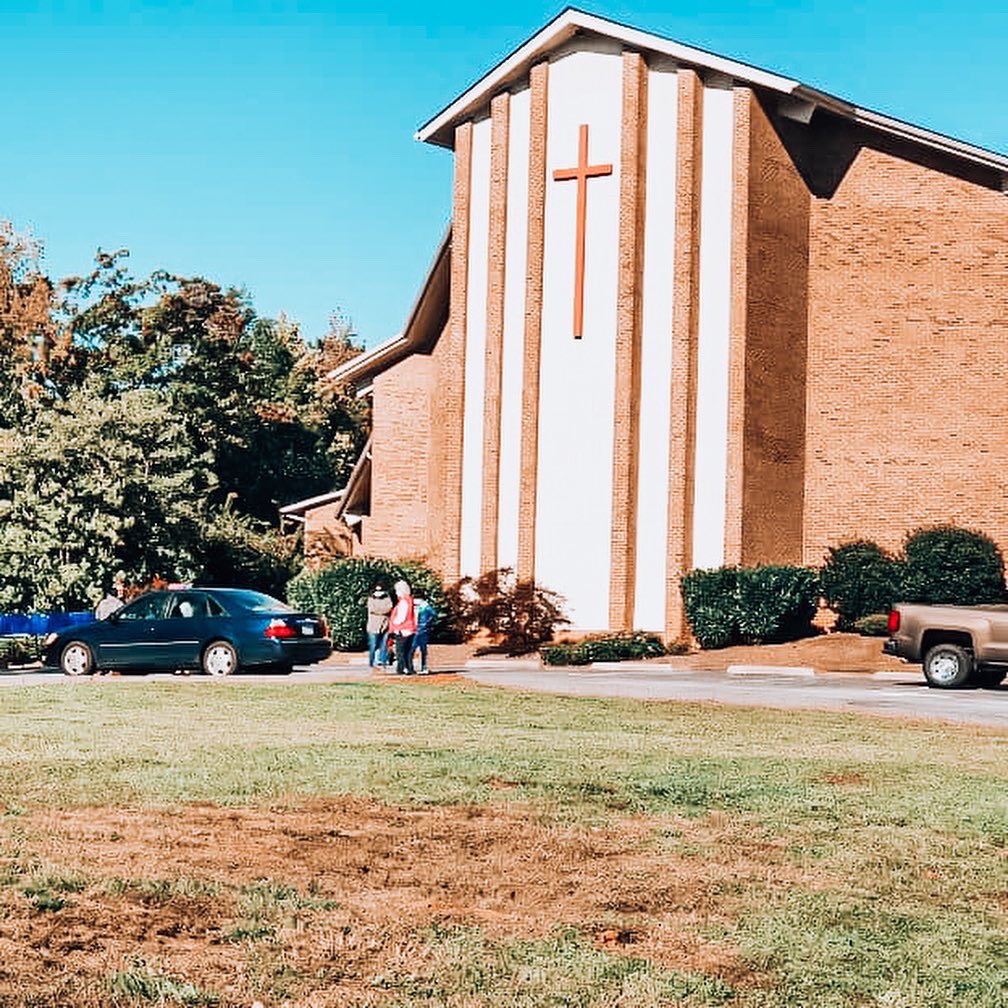 👏👏 Madison and I are humbled and thrilled to announce that I have been called by Calvary Baptist Church in Lilburn, GA to be their next senior pastor. 
_
We will miss our Vegas friends and family so much, but we are also so excited for what’s ahead!