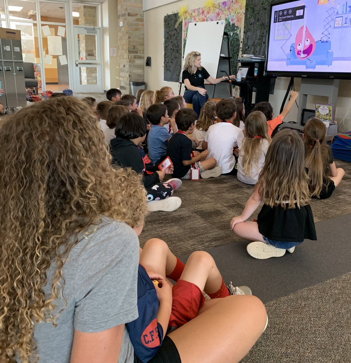 When your mom volunteers in the library you get to enjoy Mrs. Crites library lesson with her! 💕<a href="/popepanthers/">🅟🅞🅟🅔  🅟🅐🅝🅣🅗🅔🅡🅢</a> <a href="/popereads/">Pope Elementary Library</a>