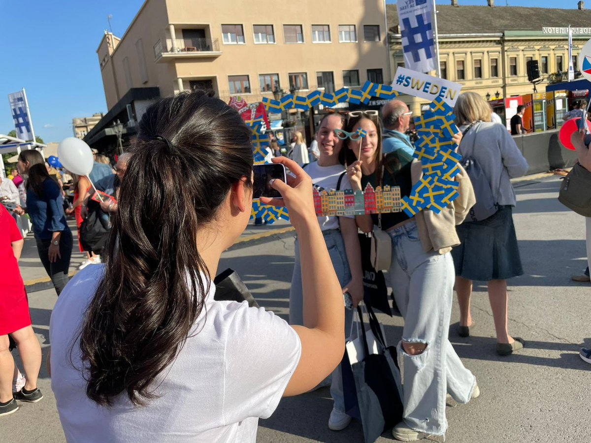 Šaljemo poruke 🕊i ❤️na Dan Evrope! 🇸🇪🇪🇺🇷🇸 #EU #EuropeDay #DanEvrope #Sweden #Švedska @eusrbija #euzatebe #boljismozajedno #NoviSad #Serbia #Srbija