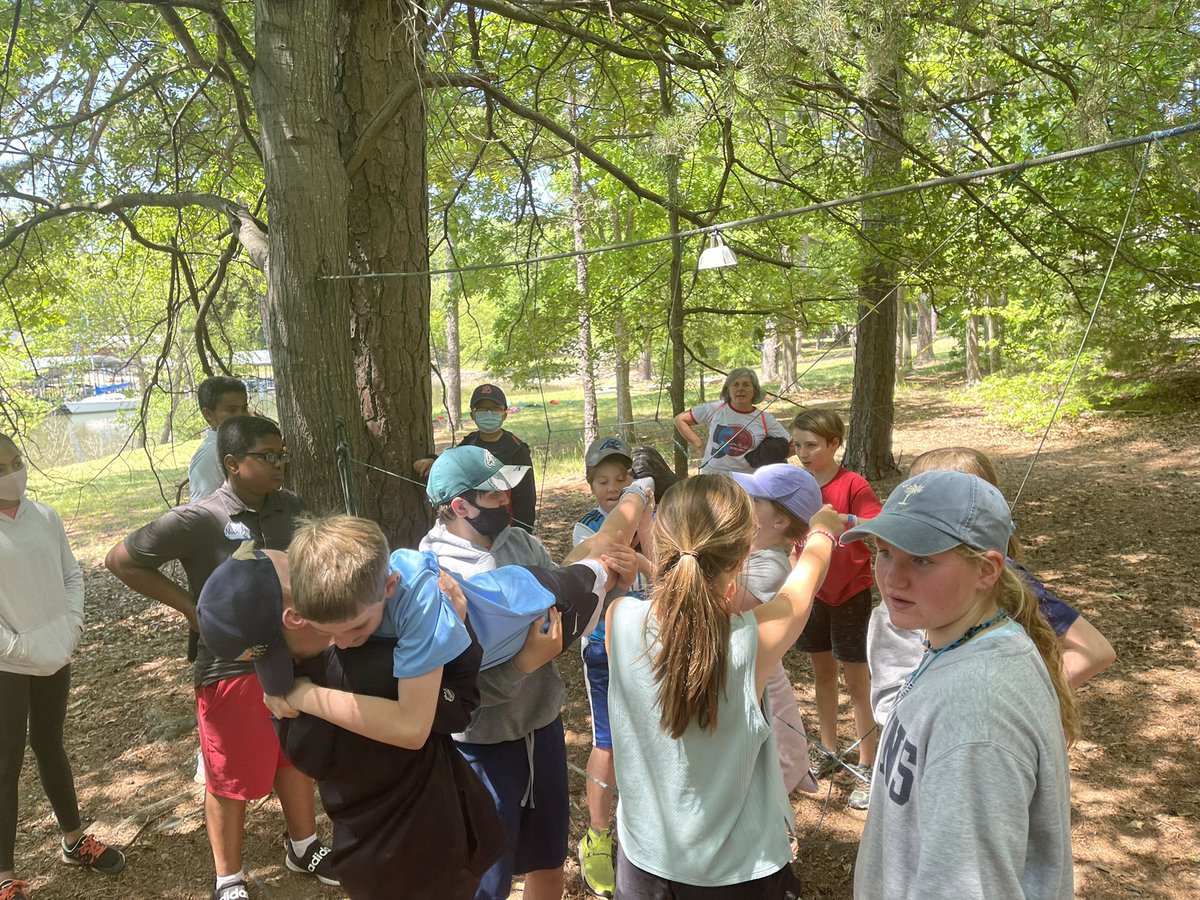pdslmartin's tweet photo. Low Challenge teamwork! #pdschargers https://t.co/9bPLYqb6y0