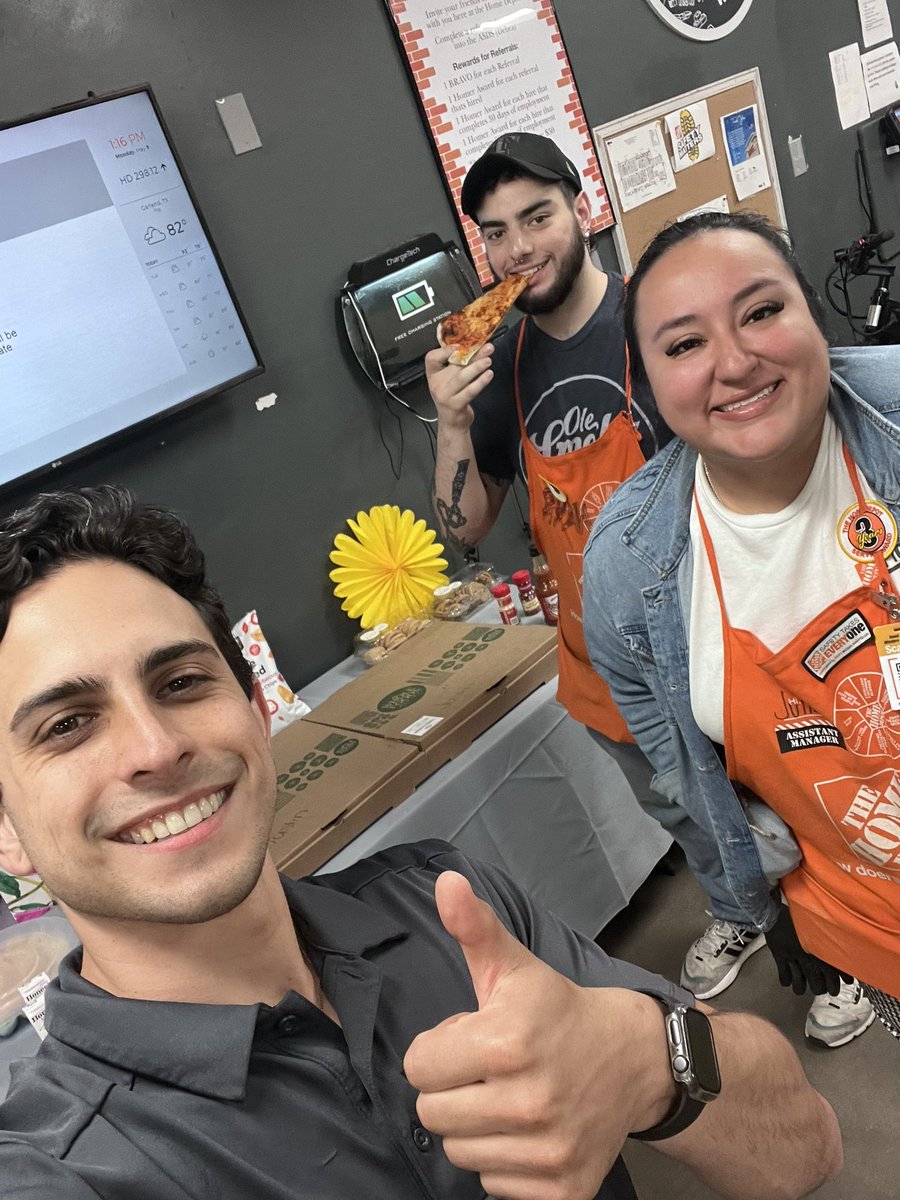 Rockwood_BA's tweet photo. Just business as usual here at @homedepot #0553! 

🥇Finally was able to come down and reward them for coming in FIRST place in my points competition.🥇

Thanks for always bringing the energy, and killing it with inputting leads! https://t.co/GBjoeWTPKR