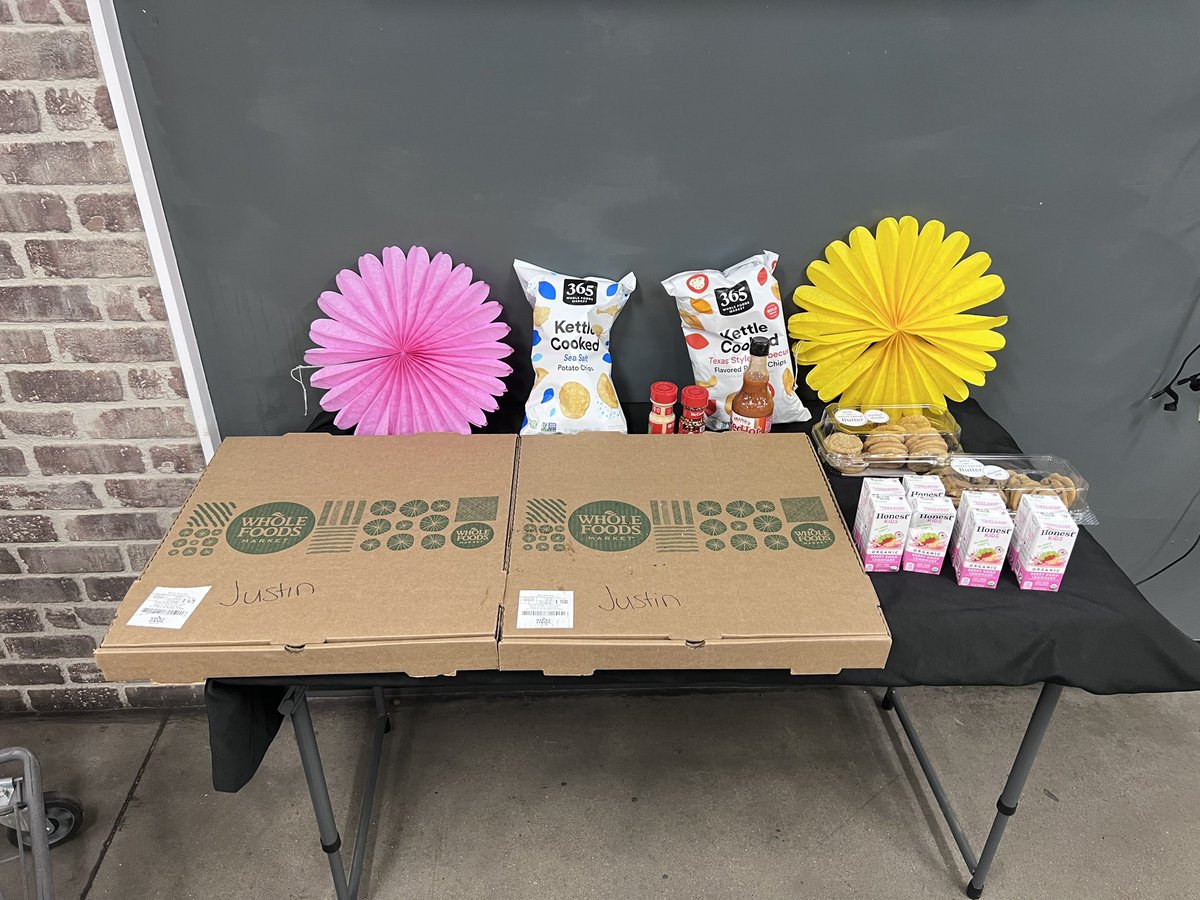 Rockwood_BA's tweet photo. Just business as usual here at @homedepot #0553! 

🥇Finally was able to come down and reward them for coming in FIRST place in my points competition.🥇

Thanks for always bringing the energy, and killing it with inputting leads! https://t.co/GBjoeWTPKR