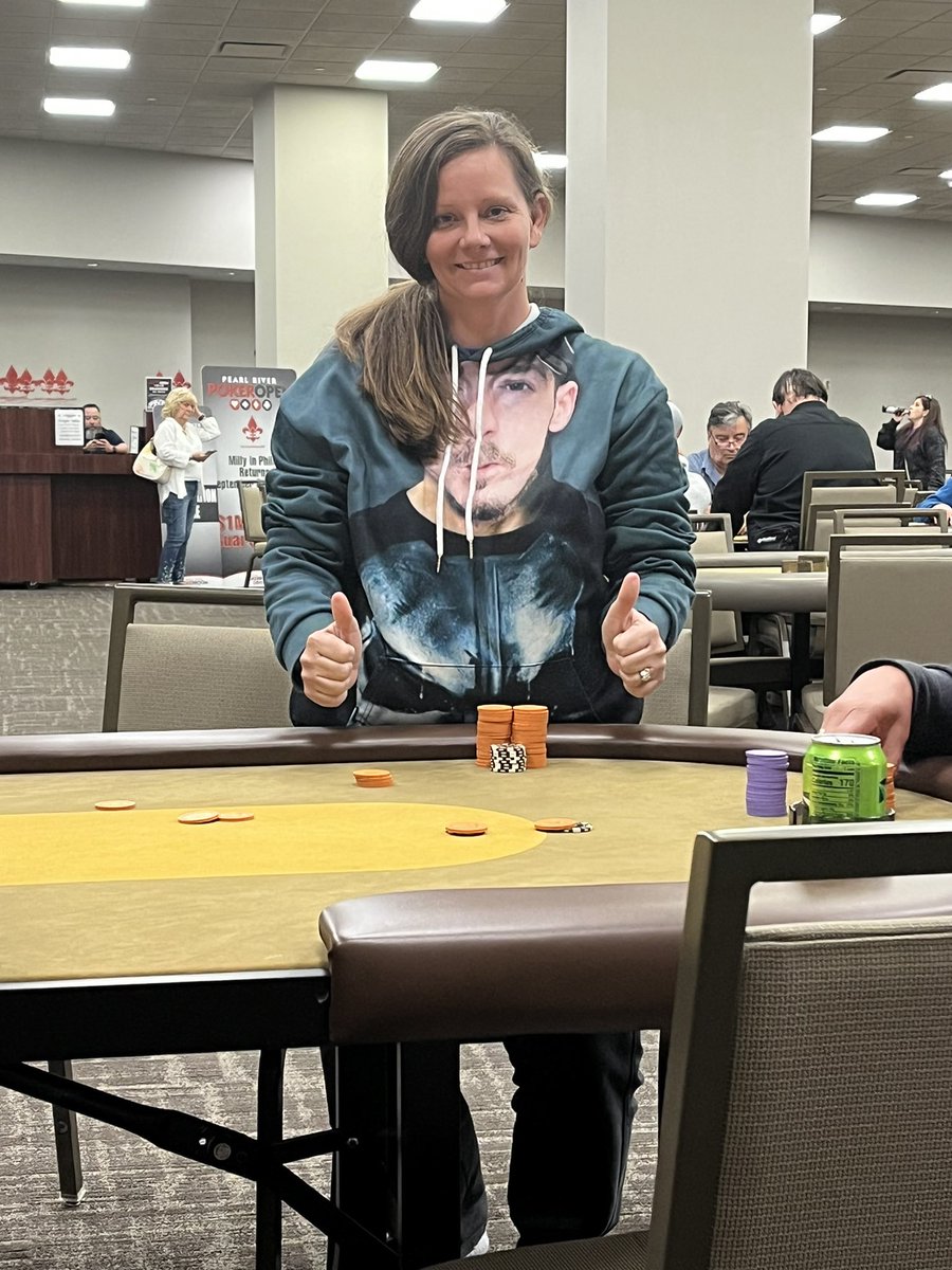 danmflowery's tweet photo. @GCPNet @RunGoodGear
Krista came out of retirement to win the ladies event @PRRofficial last night!! Thanks to @jmh050 for babysitting during his Sunday online grind and to the Governor for his vote of confidence! #Team479 https://t.co/w57UeJjTZ5