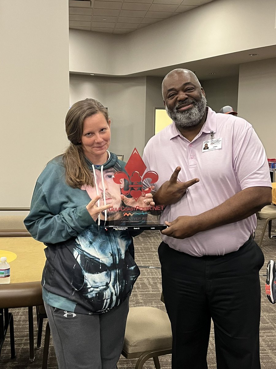 danmflowery's tweet photo. @GCPNet @RunGoodGear
Krista came out of retirement to win the ladies event @PRRofficial last night!! Thanks to @jmh050 for babysitting during his Sunday online grind and to the Governor for his vote of confidence! #Team479 https://t.co/w57UeJjTZ5