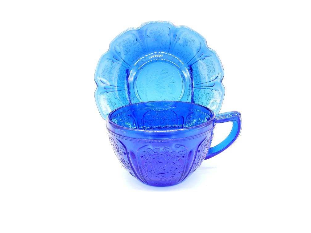 GreenKeyVintage's tweet photo. Excited to share the latest addition to my #etsy shop: Cobalt Blue Glass, Tea Cup and Saucer, Cherry Blossom Pattern, Depression Glass, Reproduction https://t.co/1wNqxWhj0Q #blue #birthday #christmas #no #glass #cobaltblueglass #teacupandsaucer #cherryblossom #depressi https://t.co/LPoOl20OZy