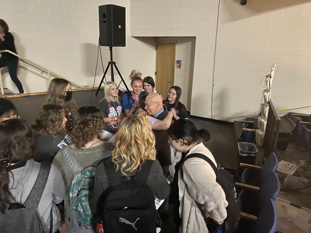 TheKCSD's tweet photo. Holocaust survivor Sami Steigmann spoke to students at Scott High School @shseagles today. He spoke about overcoming obstacles in life and the power of positive thinking. https://t.co/qoQOLVIBjv