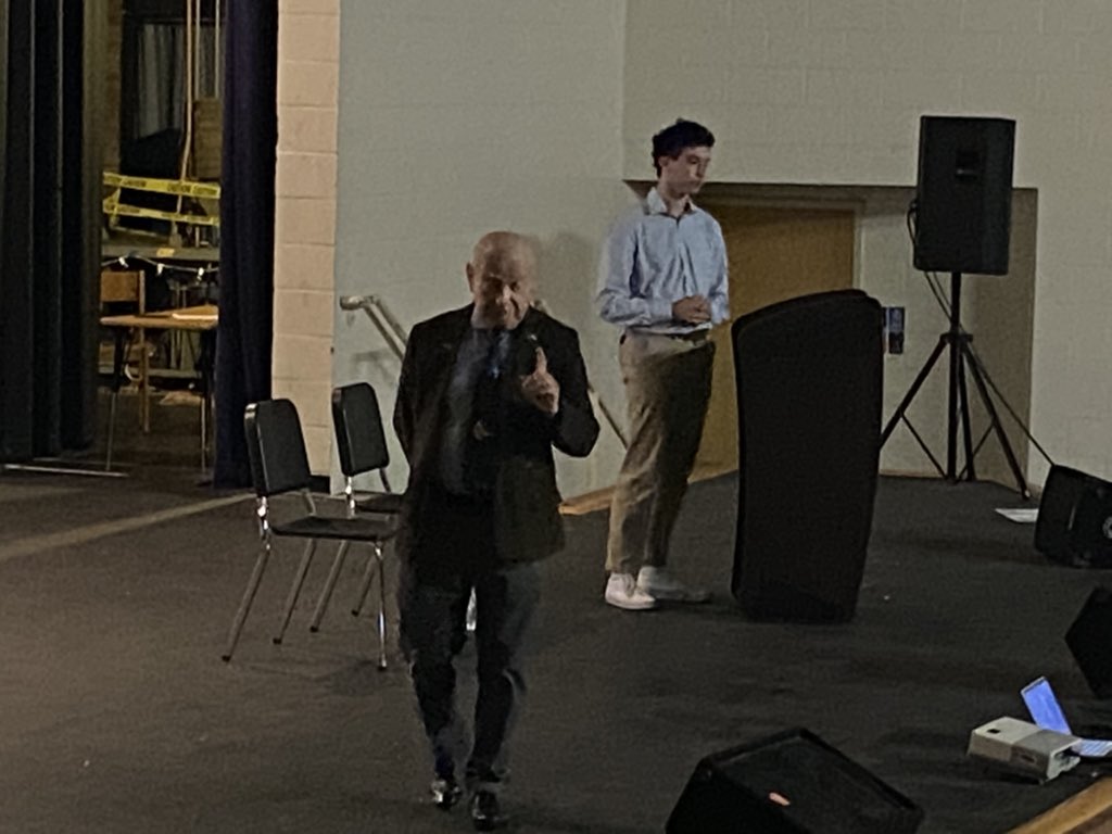 TheKCSD's tweet photo. Holocaust survivor Sami Steigmann spoke to students at Scott High School @shseagles today. He spoke about overcoming obstacles in life and the power of positive thinking. https://t.co/qoQOLVIBjv