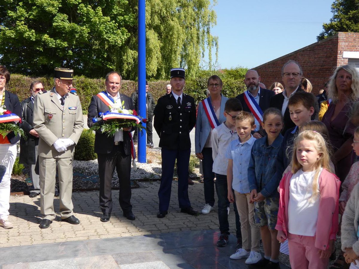 FredericDevos_'s tweet photo. Françoise Andries, maire déléguée de Ghyvelde et candidate suppléante était hier à la Ferme de Sainte Foy aux Moëres ainsi qu’aux commémorations de la fin de la Seconde guerre mondiale à l’occasion du 8 mai. Sur le terrain, nous sommes proches de vous. #Circo5914 #FredericDepute https://t.co/cWE0aX2Wfi