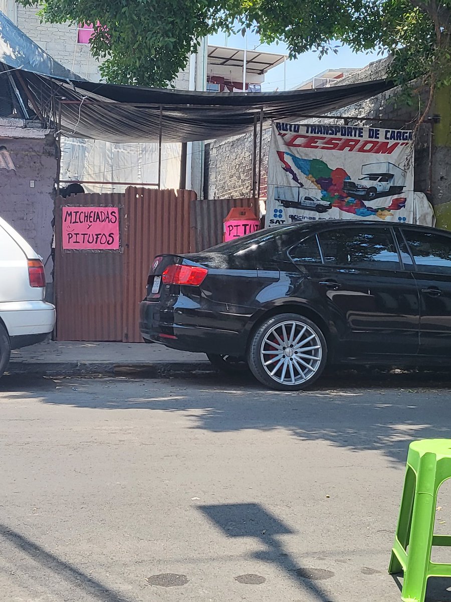RommyAgla's tweet photo. @Alc_Iztapalapa  en calle 11 de agosto col. Reyes de reforma tercera sección  frente al colegio de oriente número 1579  se vende alcohol de manera clandestina urgen acciones de seguridad. Hay mucho joven muy alcoholizado.  @SSPCMexico  @Claudiashein https://t.co/9IQhuSoa06