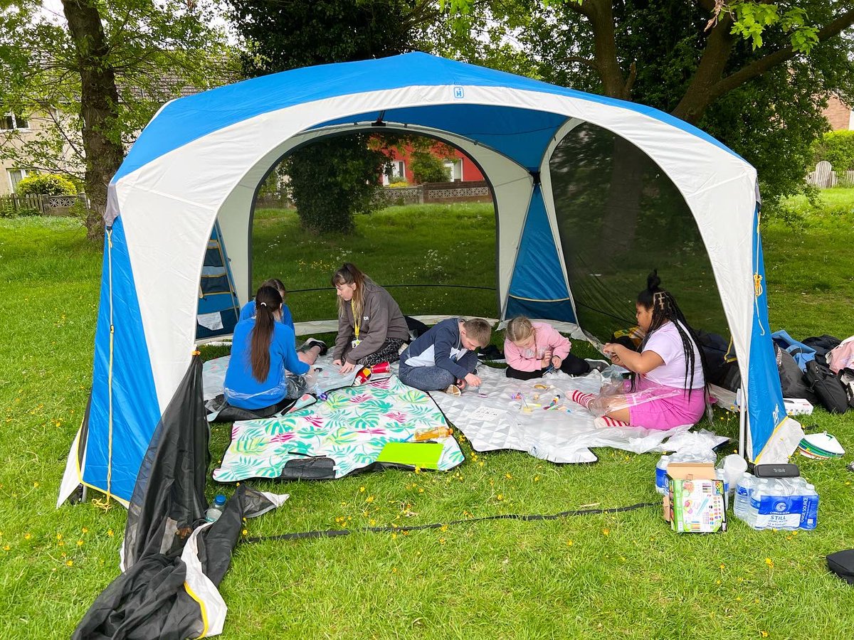 Tonight we are trying something new 🤩 

We have youth workers out in the streets of Abbeydale in Redditch engaging with the local community doing outreach youth work 😆

#outreachyouthwork #youth #ymca #redditch #mondaynightmadness @LisaCarrollYMCA <a href="/apmdaly/">Annette Daly</a> <a href="/YMCAEng_Wales/">YMCA England & Wales</a>