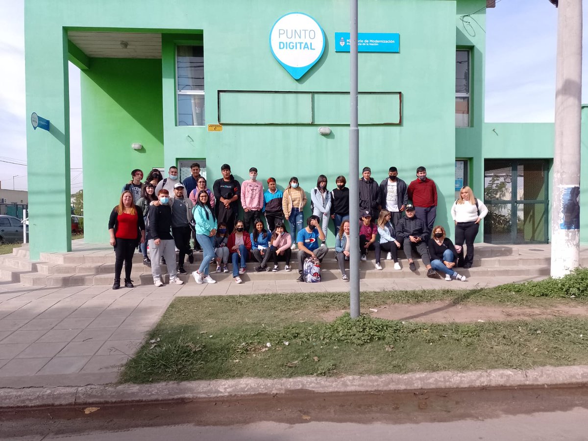 programa018's tweet photo. Está mañana participantes mayores +18 de ENVIÓN de todas nuestras sedes,  realizaron de un taller sobre
"Herramientas para la búsqueda de empleo". Trabajaron sobre:
 -Curriculum Vitae (CV)
-Carta de presentación
-LinkedIn
-Entrevistas
@dlTorrePablo 
@jaimemendezh https://t.co/B01REIh9xY