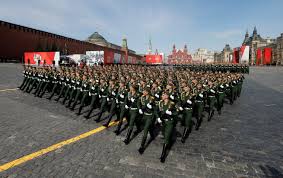 Enrique_Hdez20's tweet photo. Como ya es de tradición, la Plaza Roja de #Moscou se convierte en el escenario del desfile militar dedicado al #77Aniversario de la victoria en la #GranGuerraPatria. #Victoria77 #Rusia #Cuba @DiazCanelB @BrunoRguezP @CubaMINREX @PresidenciaCuba https://t.co/lXwQtr0RfS