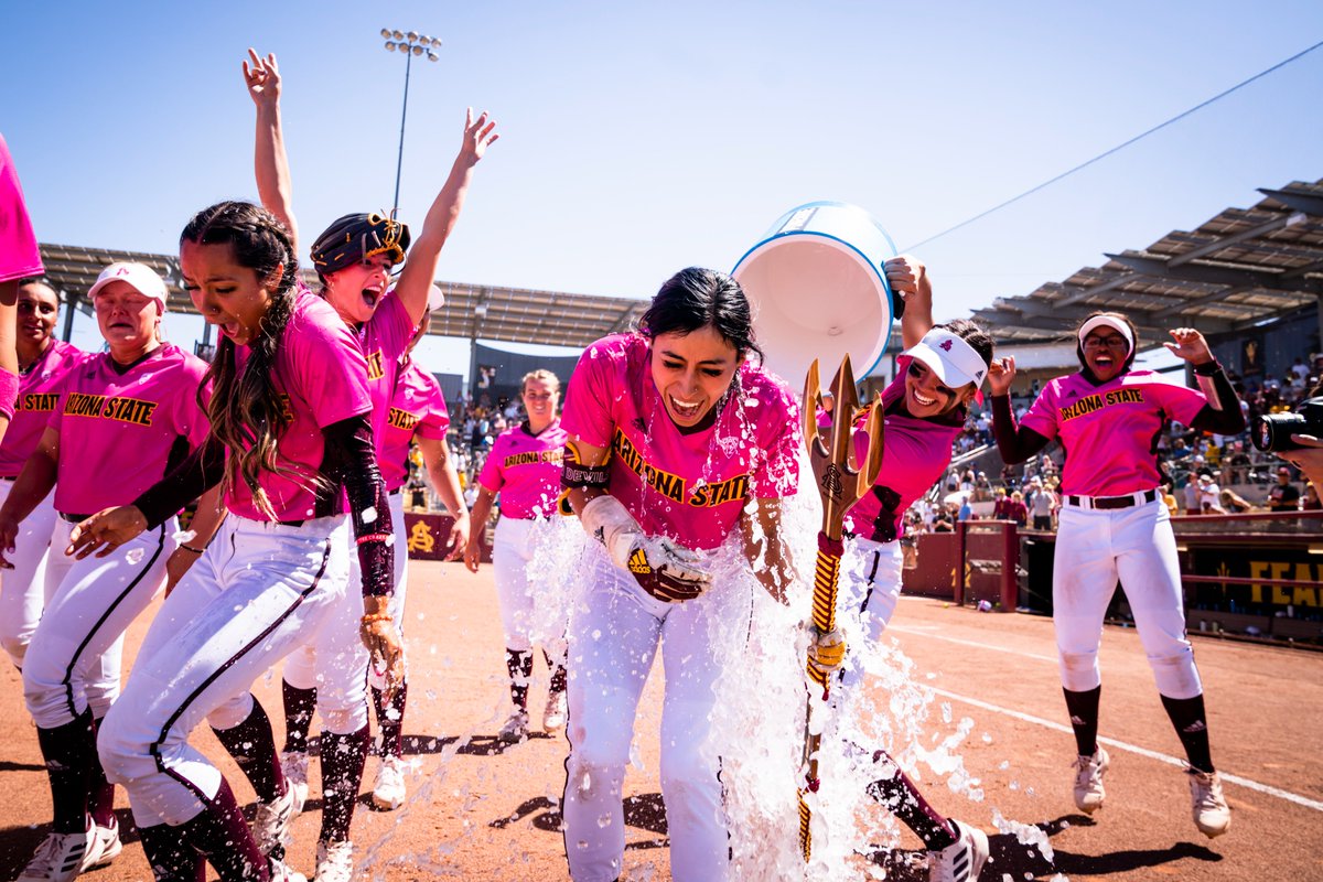 NCAASoftball's tweet photo. Vote for the #NCAASoftball Photo of the Week 📸
1⃣ @OU_Softball @CowgirlSB More than a rivalry🤝
2⃣ @ASUSoftball Victory showers 🚿
3⃣ @NDsoftball SWEET dive 🍬
4⃣ @HailStateSB Bulldog love 🐶 https://t.co/dRBZzi6JQa