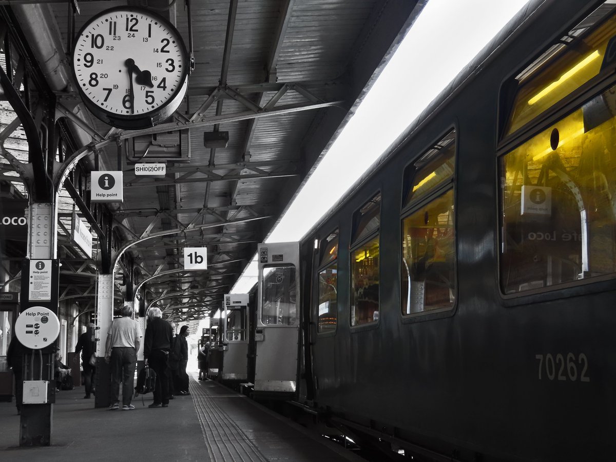 A few snaps from a very enjoyable day out onboard <a href="/HastingsDiesels/">Hastings Diesels Ltd</a> Class 201 'Thumper' 1001 on their Worcester Sauce DEMU Railtour operating from Hastings to Worcester Shrub Hill via Oxford and the Cotswold Line last Saturday.
