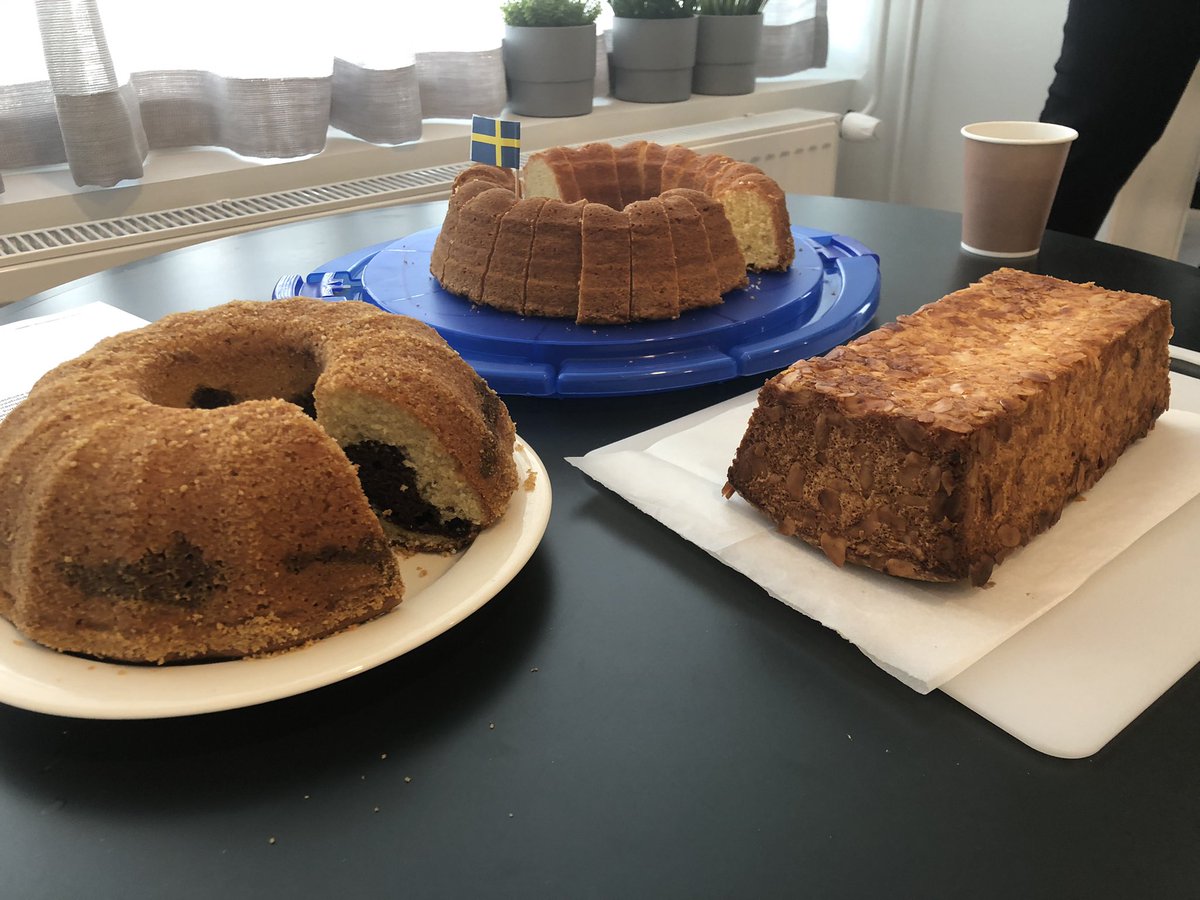 Kahvikakku ovat jälleen muotia. Marttayhdistykset Espoosta valmistautuvat Marttakahvilan pitoon Ommel22 tapahtumassa Opinmäen koululla 10.-12.6.2022. Suunnitteluryhmä maisteli tänään eri kahvikakkuja.  #martat #kahvikakku