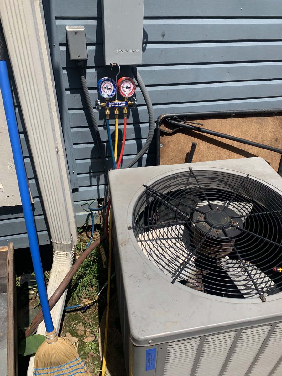 AirOutlookInc's tweet photo. Tiny leak, AC stop leak will help this. This can help reduce a leak or stop a leak to buy you some time to prepare for the major work soon to come. #hvacleaks #hvaclove #hvacproblems #airoutlookinc https://t.co/ErusxlrMr6