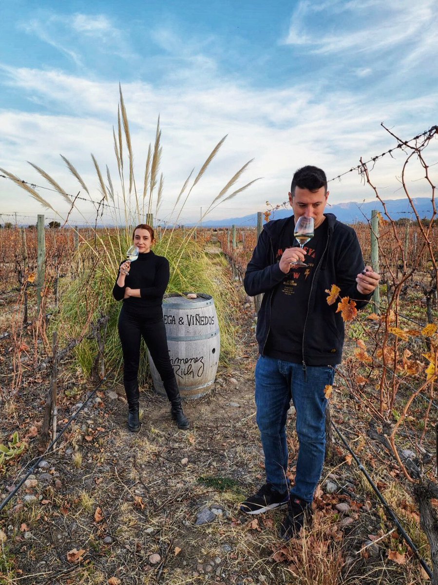 eldestape_radio's tweet photo. Gracias Mendoza por recibir tan bien al equipo de #Capsula estos días🍷

Esperamos poder seguir recorriendo la Argentina en este viaje federal y compartirlo con ustedes ✈️

¿Vos desde qué provincia escuchas El Destape? 

📻 https://t.co/da14gja7hu https://t.co/p6uuTR2h0T