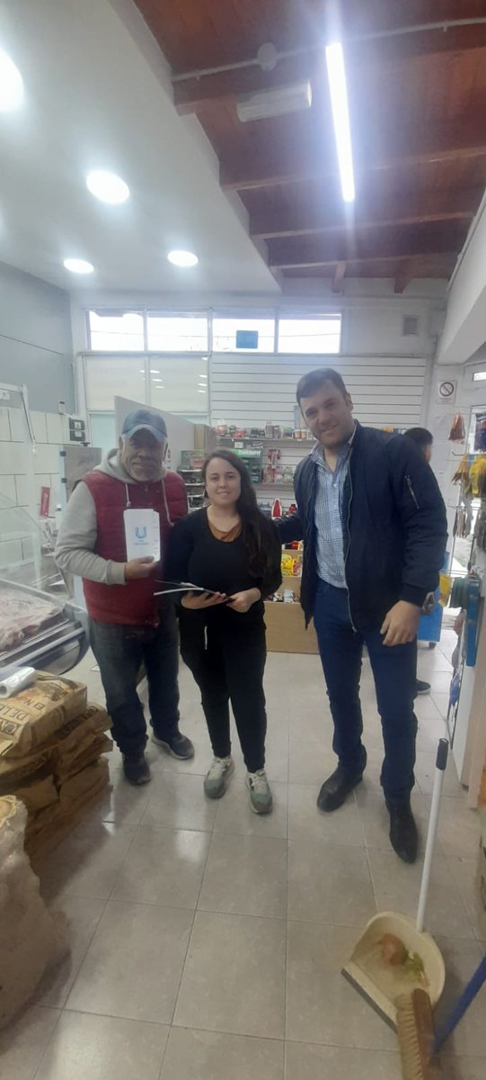 DeMarcoUshuaia's tweet photo. Finalizamos recorrida por el barrio Los Morros. Hablamos con los vecinos para explicarles los fundamentos de las modificaciones que proponemos para nuestra Carta Orgánica municipal.
👉Por más derechos, igualdad e integración, el 15/5 votá #Lista96
@WalterVuotoTDF #MásUshuaia https://t.co/NHbgZUBKL3