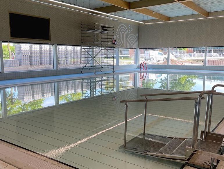 Nieuwbouw zwembad Het Baken in Zeewolde opgeleverd.