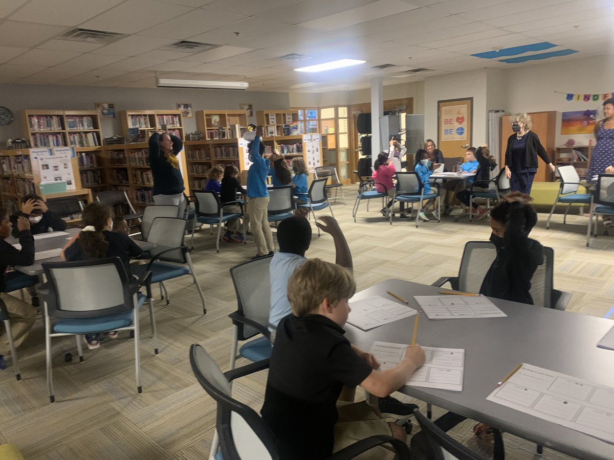 McLeanLCLibrary's tweet photo. Aspiring @McLeanSchool grade 3 &amp; 4 poets meeting &amp; creating with author @nancytupperling https://t.co/971qbaBfVm