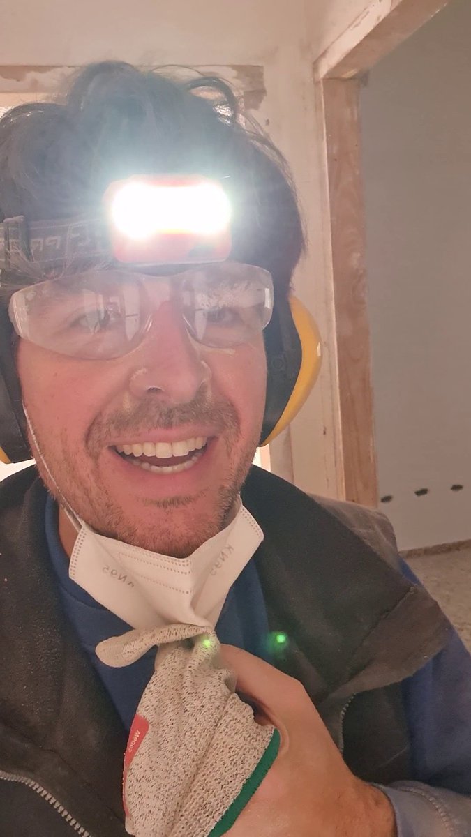 DomoElectra's tweet photo. Rozas, técnica de fijación de tubos corrugados, conexión en cajas de registro con fichas #tekox, conexión de portalámparas y mucho AMOR. Nueva #DomoAventura 
😍👇👇👇
https://t.co/2knkEx3U1i https://t.co/xUItsj1u1Q