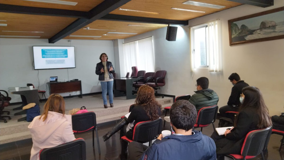 MMEG_Maule's tweet photo. En la comuna de #Constitución seremi @cmcourtin junto al equipo de profesionales de la seremia, dictaron Taller a funcionari@s de #CasaEmma y municipales en temas como transversalización de género y violencia de género.
#AvanzamosJuntos 💜🌳 https://t.co/Ff1TZbuiGB