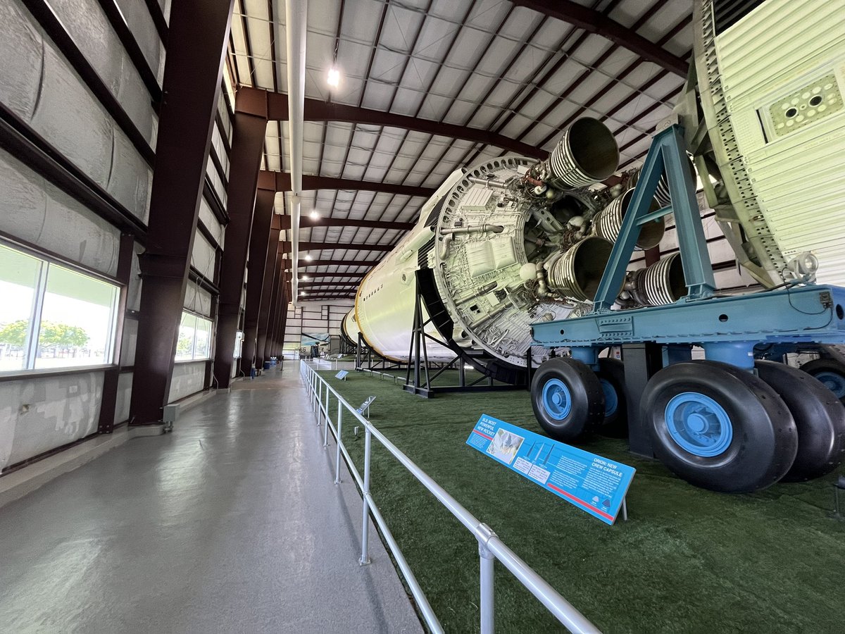 aparrisx's tweet photo. A rare, quiet moment at Rocket Park, NASA JSC. Just me and the Saturn V.  #nasa #theinspired24 #space #apollo #saturnv #wearespacehero #flyspacehero @wearespacehero https://t.co/LWZmOwZyWx