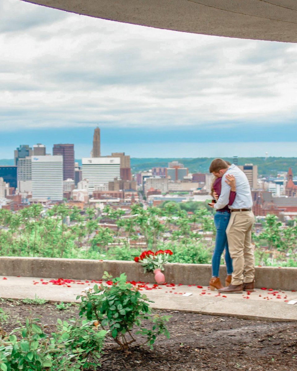 Beta_UC's tweet image. Congrats to Brother and recent graduate Zach Barsala on his engagement to his fiancé, Alexis! We are beyond happy for them and wish them all the best as they take on this next adventure in their lives. We can’t wait to celebrate!