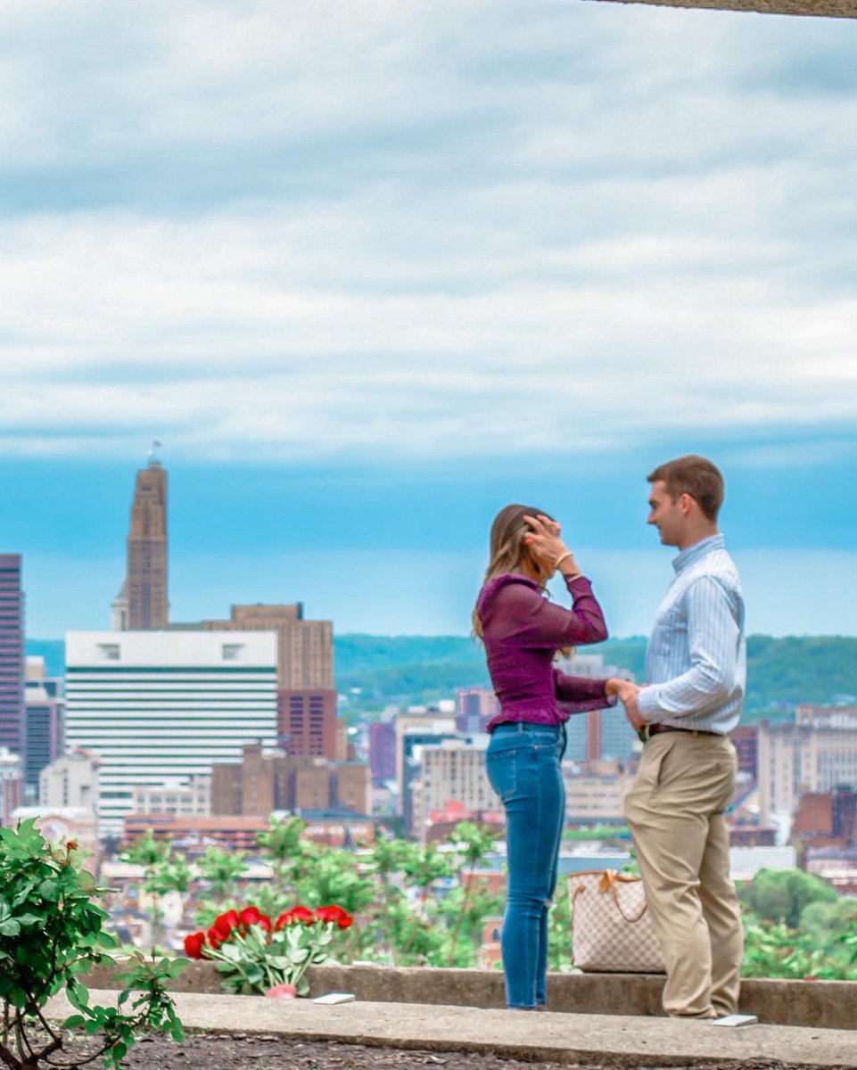 Beta_UC's tweet image. Congrats to Brother and recent graduate Zach Barsala on his engagement to his fiancé, Alexis! We are beyond happy for them and wish them all the best as they take on this next adventure in their lives. We can’t wait to celebrate!
