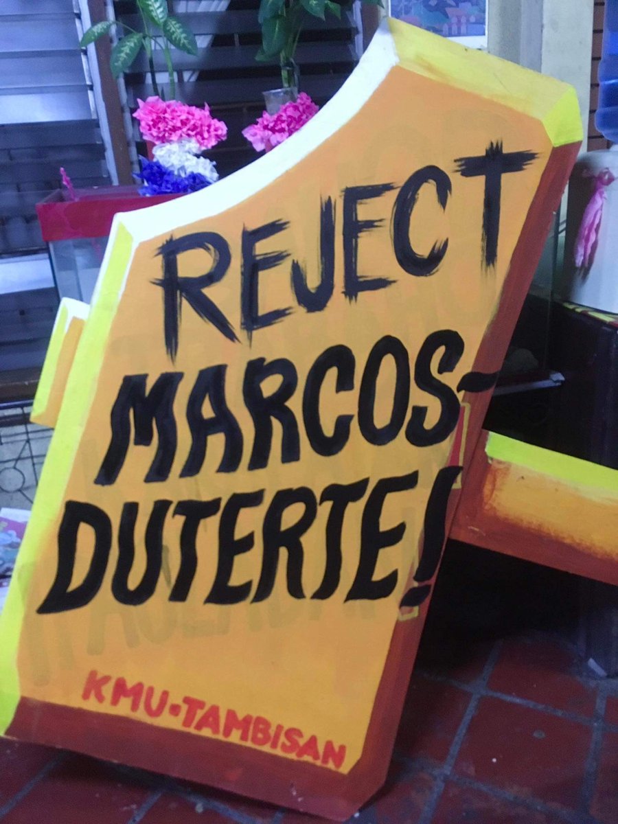 TAMBISAN_1979's tweet image. Huwag muna panghinaan ng loob!

10 Mayo, 9am, Comelec, Intramuros. 

Sama-sama tayong lalaban!

#COMELECPALPAK
#REJECTMARCOSDUTERTE
#KONTRADAYA