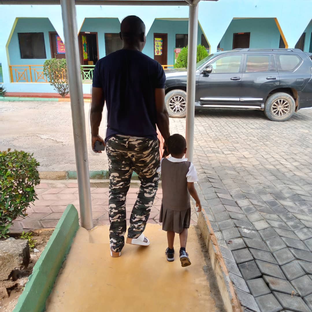 GbengaWemimo's tweet image. I do school runs daily, I enjoy doing it. I like driving mt children to school and telling them Bible stories every morning. I enjoy picking them up from school. Being a father is my Father&apos;s passion and I learnt this from Him through the Holy Spirit