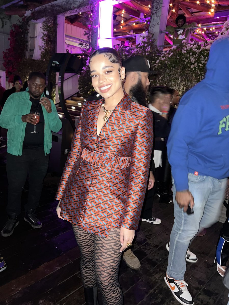 HEART ON MY SLEEVE ❤️‍🔥💯👌🏽 Y’all peep Ella Mai’s latest album yet?!
•
📸: <a href="/shirju/">Shirley Ju</a>