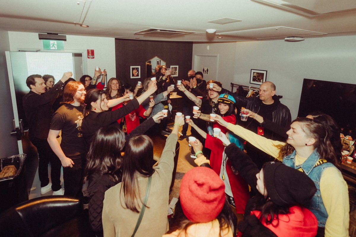 lights's tweet photo. And that’s a wrap on baby I’m back. Pretty safe to say the last show, in Toronto, was my best show ever. I can’t thank the team enough, you are rl angels. https://t.co/afLf6sNHKw