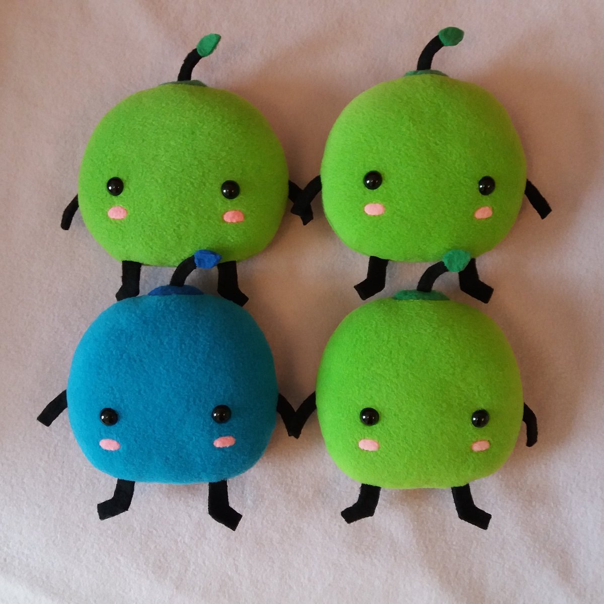 ambitiouscrafts's tweet photo. This makes me want to make a bunch of tiny junimo plushies to put in a jar... https://t.co/kGPqcYSRmX