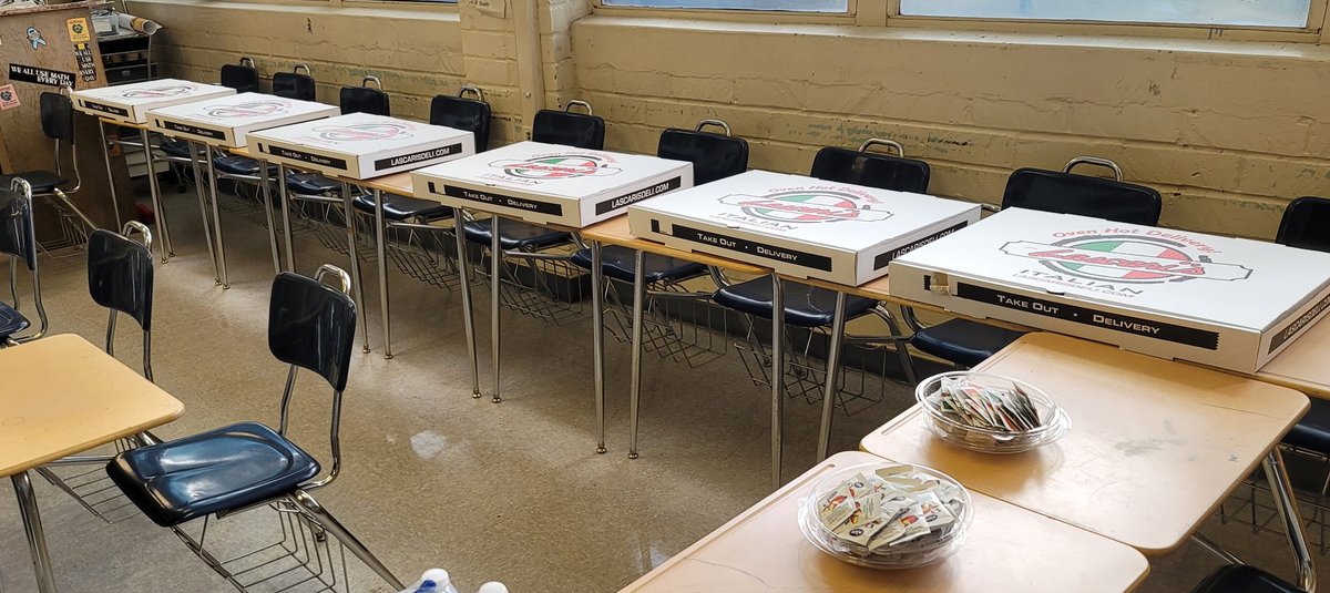 SFrancismath's tweet photo. Hey #Calculusfamily, the tradition is back! We're about to celebrate the test being behind us with Lascari's #pizza. If you have a moment, tweet back at me, telling me what you remember about the day of the exam. https://t.co/lP8jsRRJBs